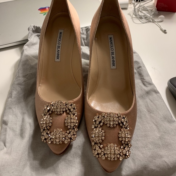 Manolo blahnik hangisi flesh Clearance